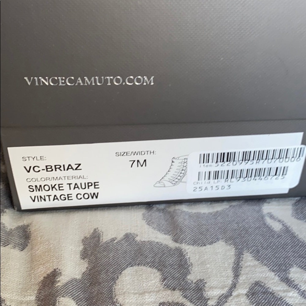 Vince Camuto Briaz Suede Heels Size 7, Like New! - Picture 8 of 8